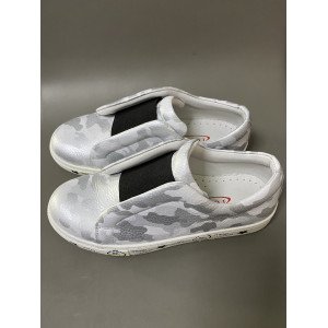 Слипоны из натуральной кожи серебристого цвета 