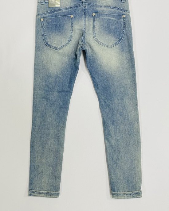 Джинсы slim fit голубого цвета 