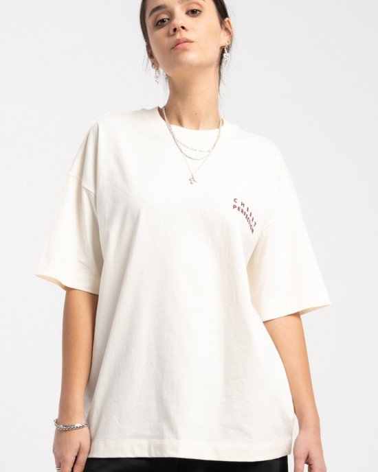 Футболка oversize молочного цвета с принтом на спине 