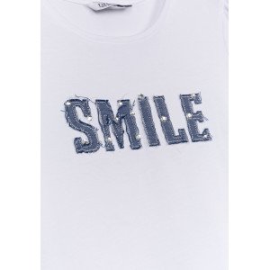 Футболка белого цвета с надписью "Smile" 
