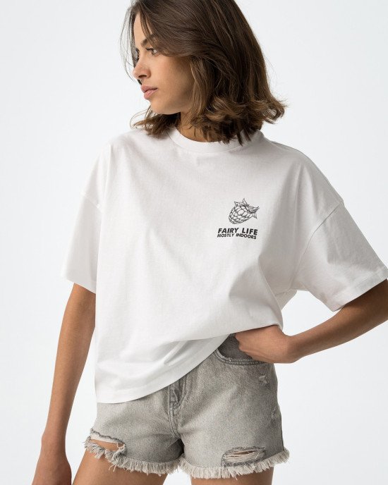Футболка oversize белого цвета с принтом на спине 