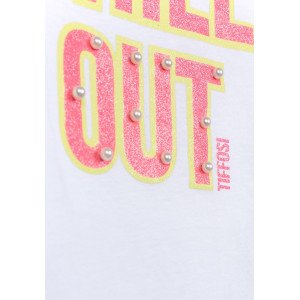 Топ белого цвета с розовой надписью "Chill out" 