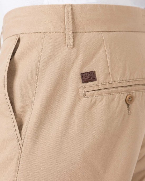 Брюки tapered fit бежевого цвета