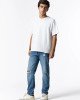 Джинсы комфортной посадки relaxed fit с потертостями 