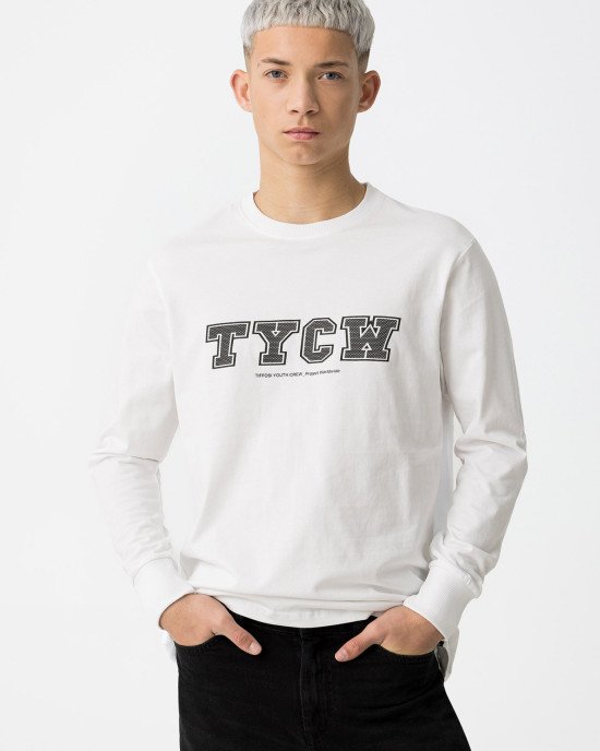 Лонгслив белого цвета в текстовый принт