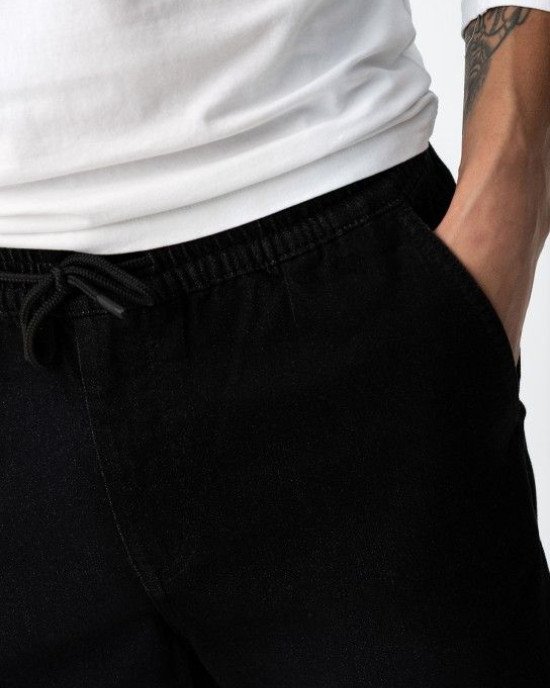 Шорты трикотажные slim fit черного цвета 