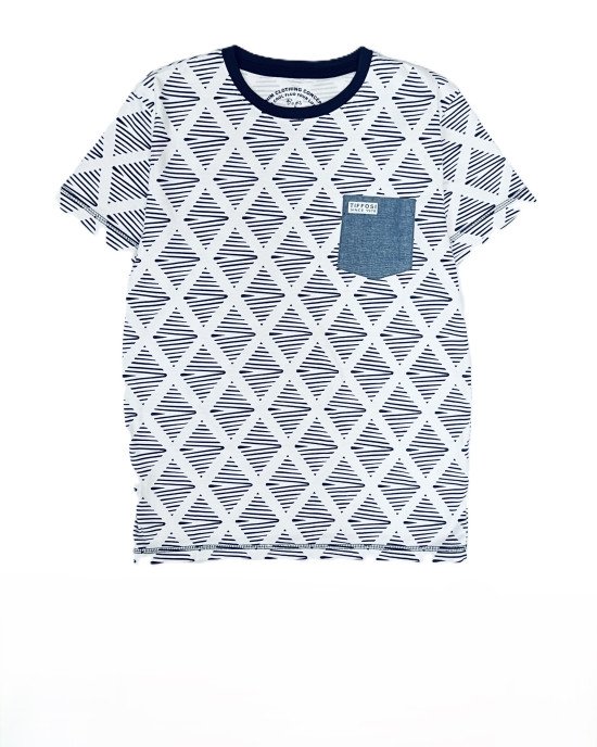 Футболка белого цвета в принт с карманом Футболка белого цвета в принт с карманом