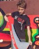 Футболка с надписью "Be Bold"