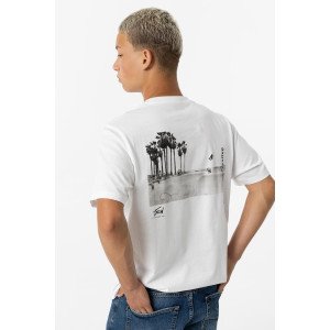 Футболка oversize белого цвета с принтом на спине