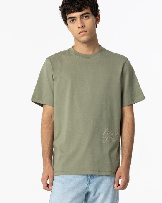 Футболка oversize оливкового цвета в текстовый принт 
