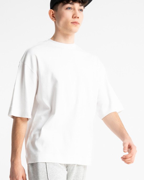 Футболка свободного кроя oversize белого цвета 