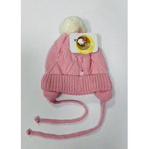 Шапка розового цвета, с завязками и помпоном 